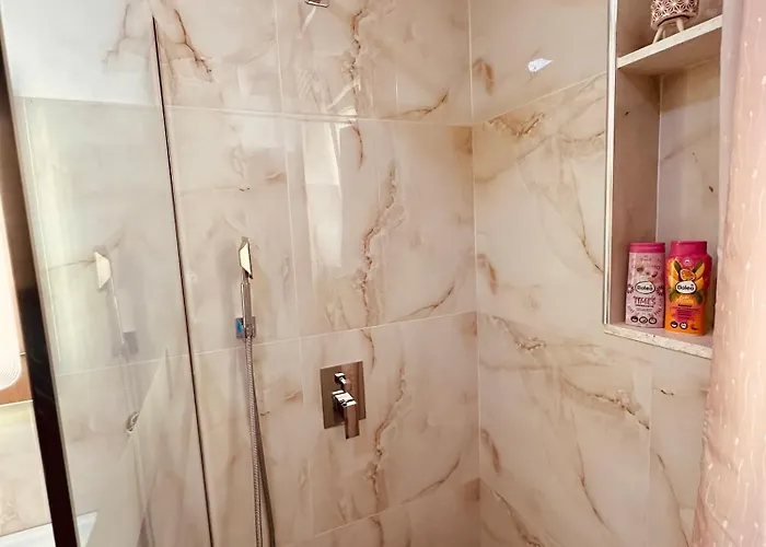 アパート Grace's Centre Shkodër