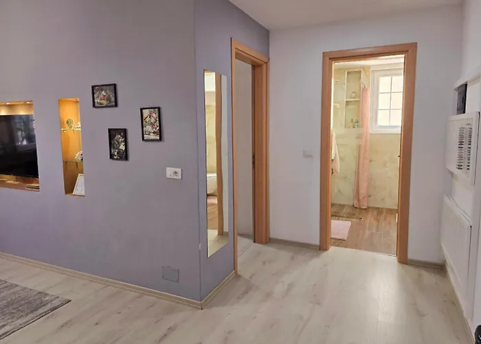 Grace's Centre Шкодер