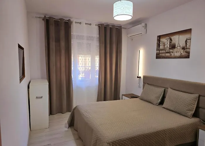 Grace's Centre Апартаменты Шкодер